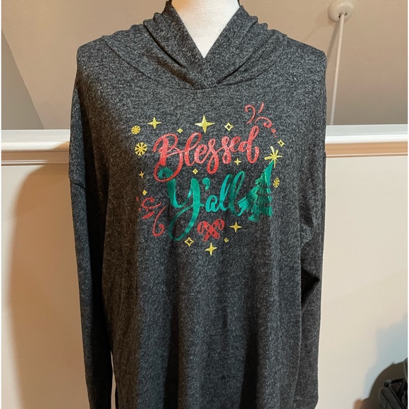 Plus size women’s Christmas top 2x with hood. - Picture 1 of 8